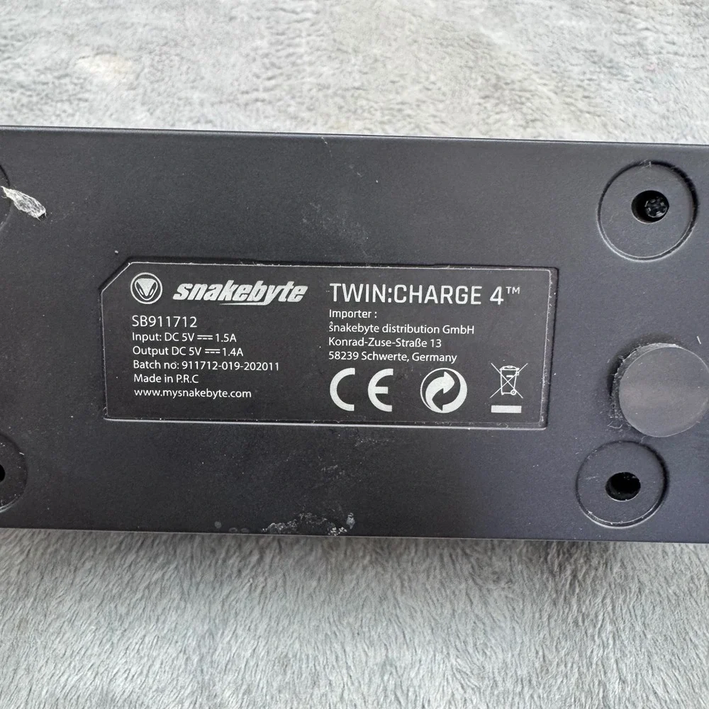 Snakebyte Twin:Charge 4 PS4 Controller‎ Charger Black Dual Charging Dock